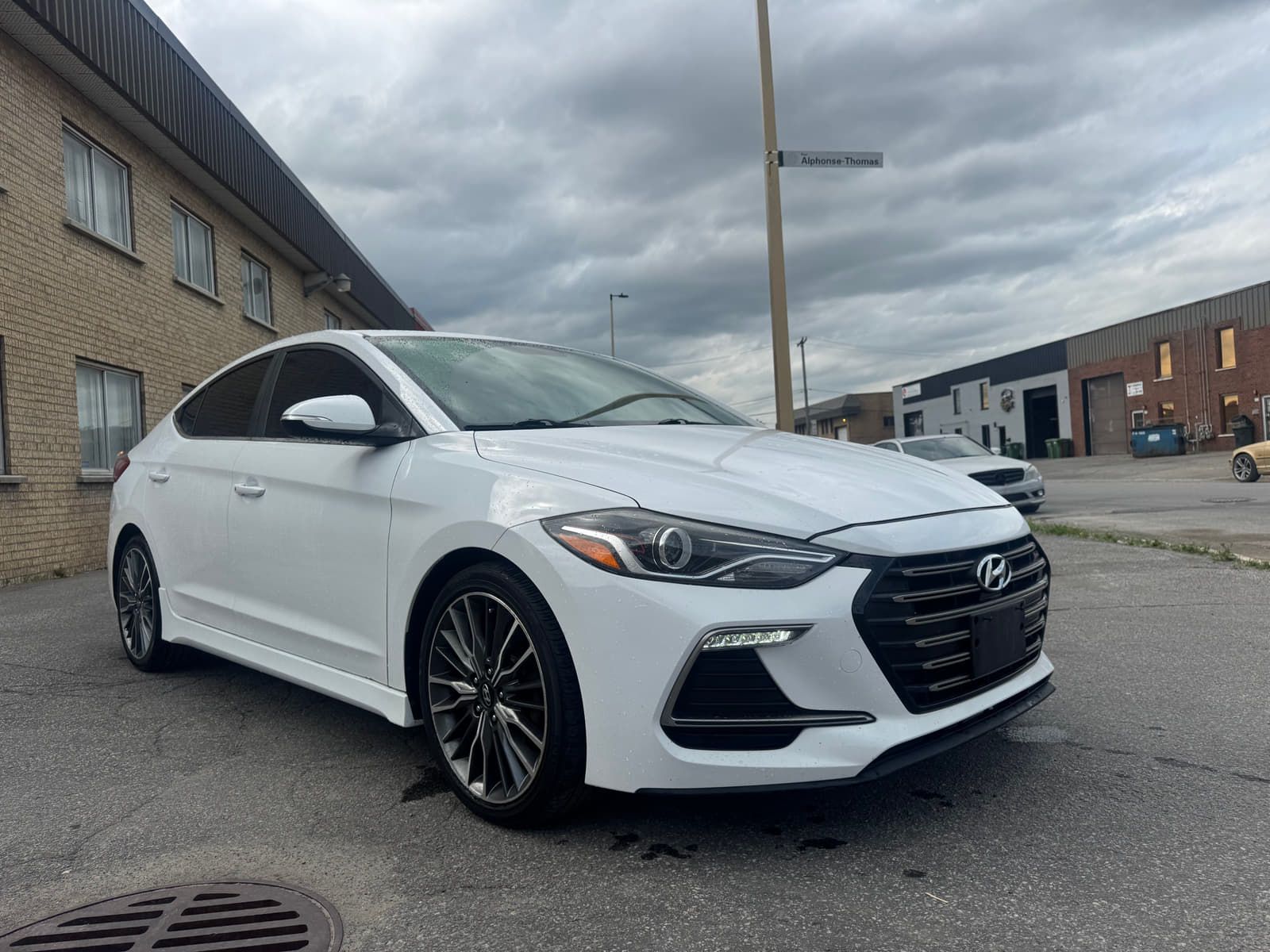 Hyundai Elantra 2018 - Thumbnail 3