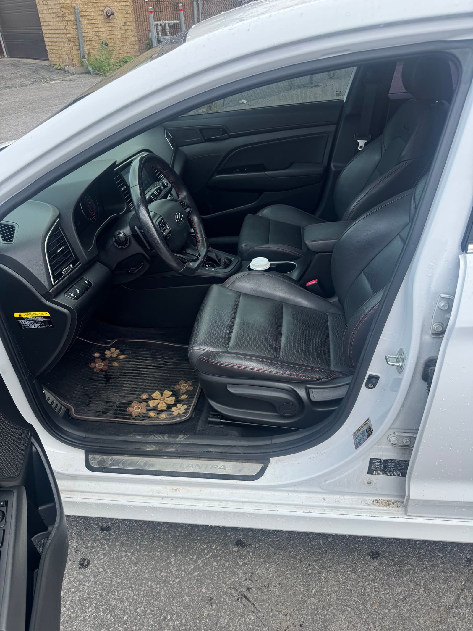 Hyundai Elantra 2018 - Image 13