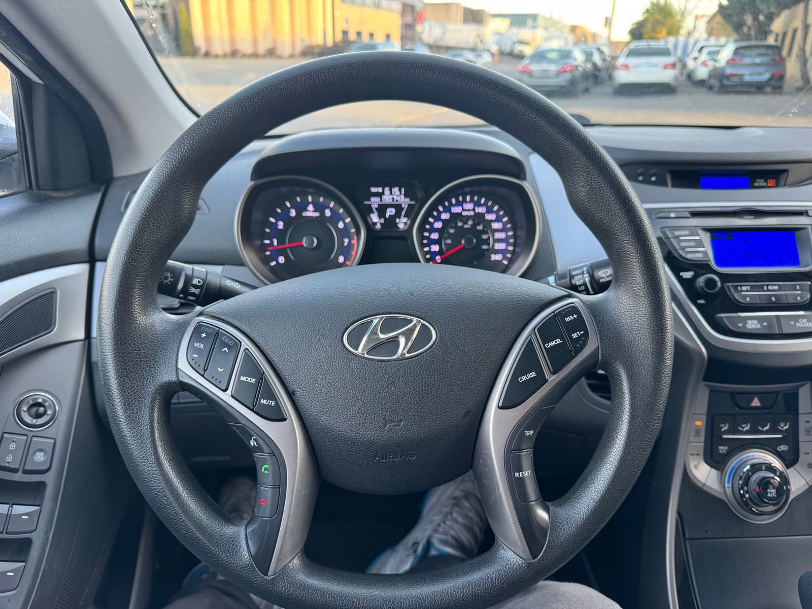 Hyundai Elantra 2013 - Image 9