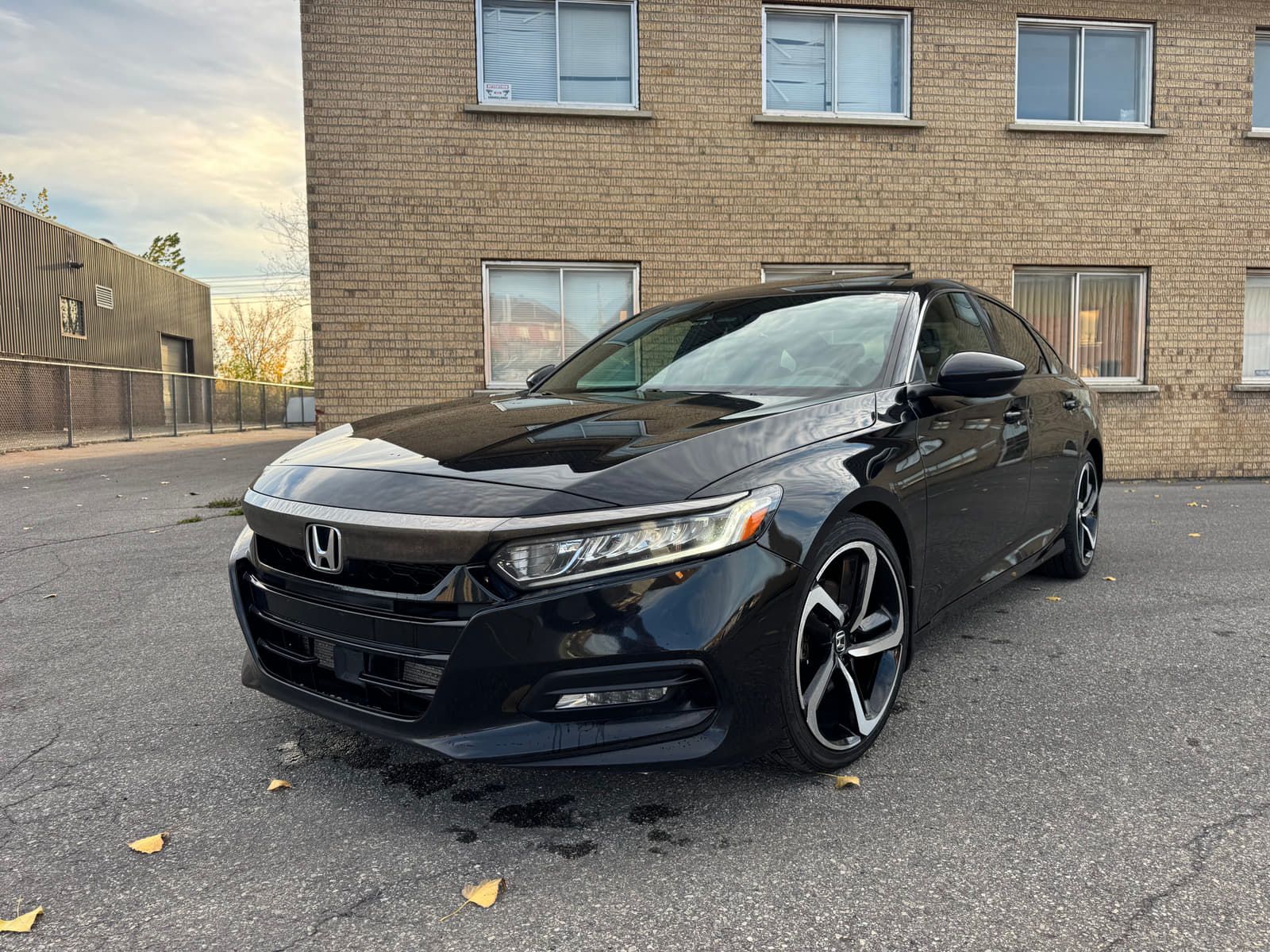 Honda Accord 2018 - Image 2
