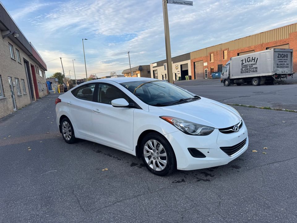 Hyundai Elantra 2013 - Image 2