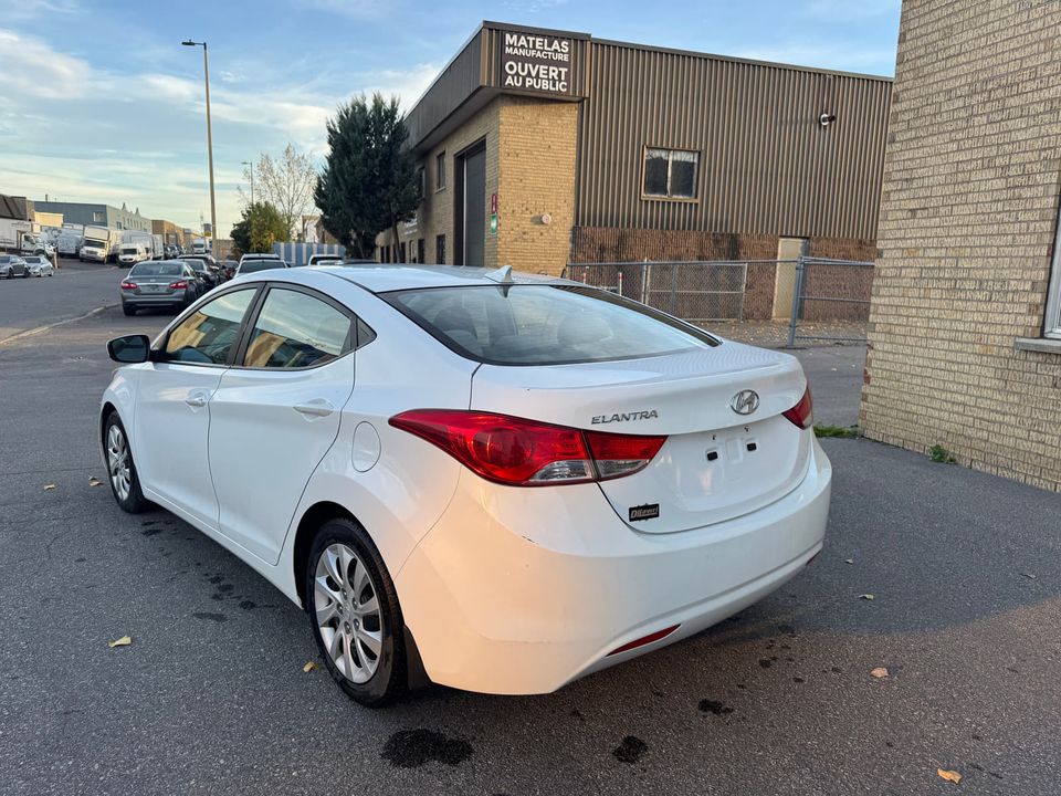 Hyundai Elantra 2013 - Image 5